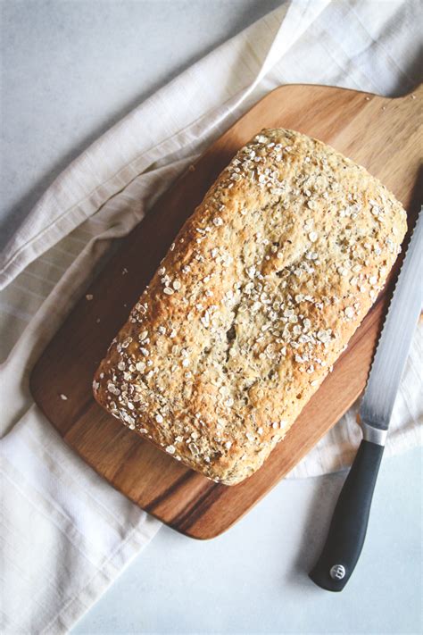 whole-wheat-honey-oat-flax-bread-sweetphi image