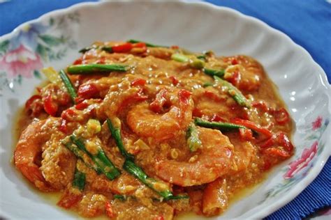 singapore-chilli-crab-style-prawns-recipe-spring image
