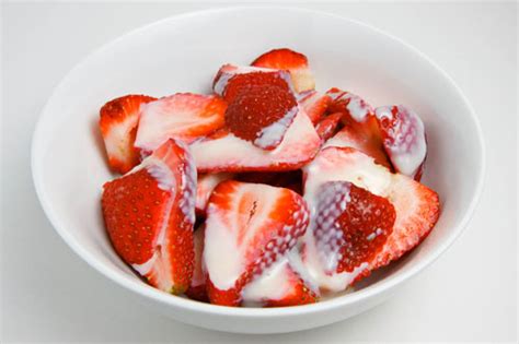 strawberries-in-sweetened-condensed-milk-closet image