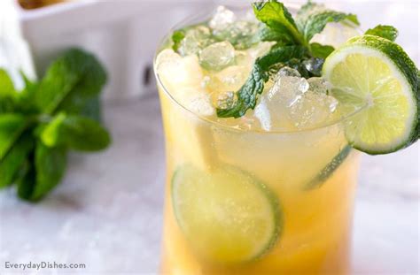 pineapple-fizz-cocktail-recipe-with-rum-everyday image