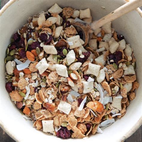 muesli-with-almonds-coconut-and-dried-fruit-williams image