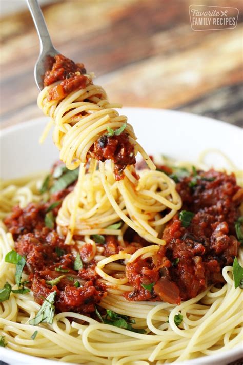 homemade-spaghetti-sauce-with-fresh-tomatoes image