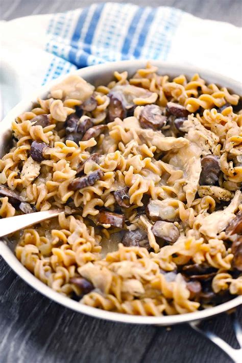 healthy-chicken-stroganoff-with-mushrooms-bowl-of image