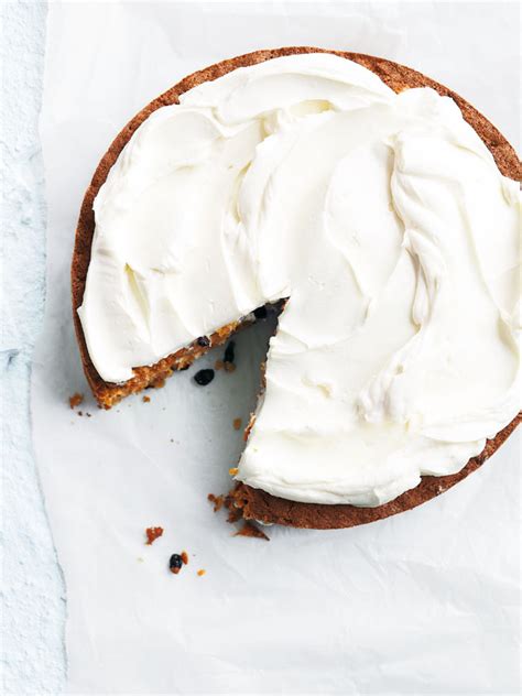 flourless-carrot-cake-with-cream-cheese-icing-donna image