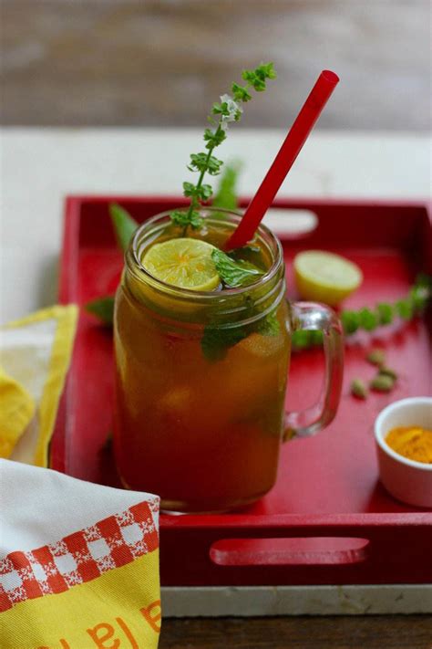 turmeric-iced-tea-a-soothing-zero-calorie-drink image