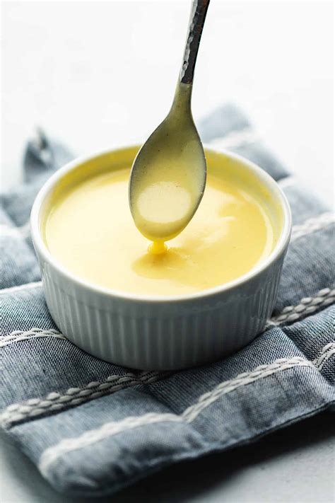 easy-greek-yogurt-hollandaise-sauce-low-carb-with image