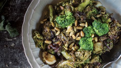 a-garlicky-broccoli-recipe-that-proves-italian-food-can image