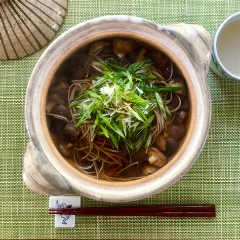 soba-noodle-with-green-onion-and-shiitake-mushroom image