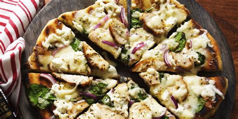 best-garlicky-grilled-chicken-pizza-how-to-make image