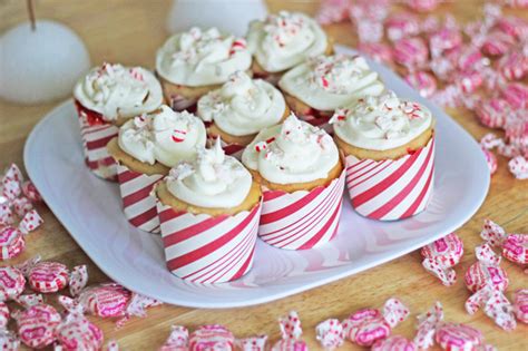 peppermint-schnapps-swirl-cupcakes-hands-occupied image