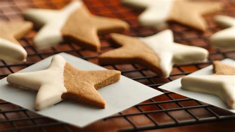 gingerbread-stars-recipe-pillsburycom image