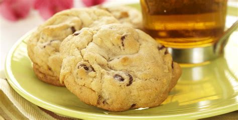 robinhood-chewy-chocolate-chip-cookies image