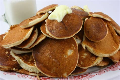 amish-friendship-bread-sourdough-pancakes image