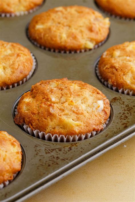 pineapple-muffins-amandas-cookin-quick-bread image