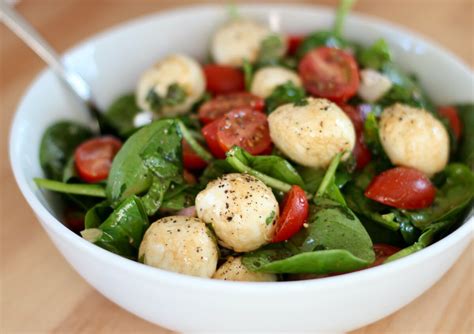 spinach-caprese-salad-with-balsamic-vinaigrette image