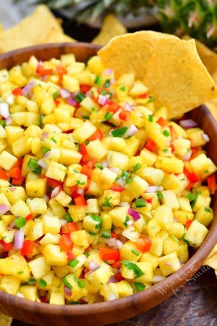 pineapple-salsa-easy-sweet-and-spicy-fruit-salsa image