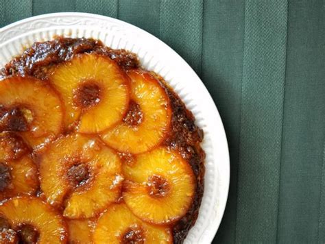 skillet-pineapple-upside-down-cake-recipe-serious-eats image