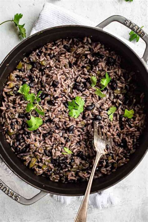 moro-de-habichuelas-negras-one-pot-rice-and-beans image