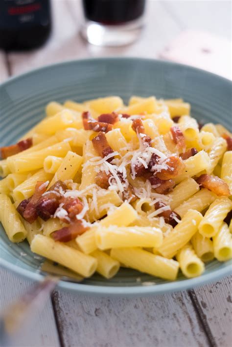pasta-alla-gricia-original-recipe-from-rome image