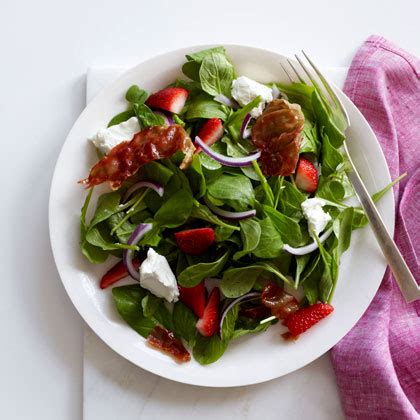 strawberry-arugula-salad-with-crispy-prosciutto image