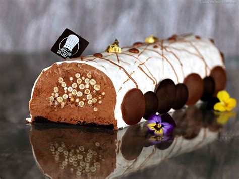 crispy-chocolate-yule-log-illustrated-recipe-meilleur image