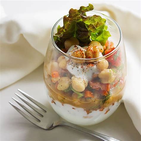 yogurt-chickpea-salad-recipe-munaty-cooking image