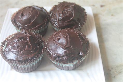 chocolate-cupcakes-with-ganache-icing-mary-berry image