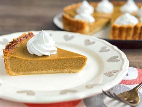 low-carb-pumpkin-pie-an-easy-low-carb-dessert image