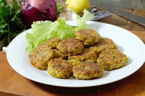 homemade-falafel-patties-using-canned-chickpeas image