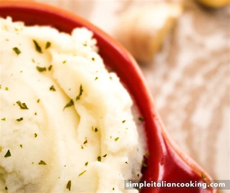 how-to-make-easy-italian-garlic-mashed-potatoes image
