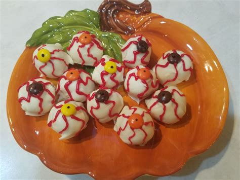 no-bake-bloody-eyeballs-homemade-halloween-treats image