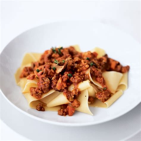 pappardelle-with-red-wine-and-meat-rag image