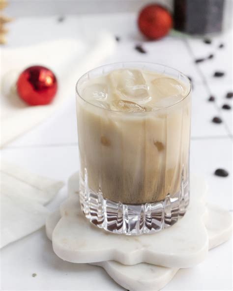 baileys-white-russian-cocktail-recipes-from-a-pantry image
