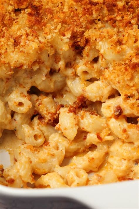 the-best-vegan-mac-and-cheese-classic-baked image
