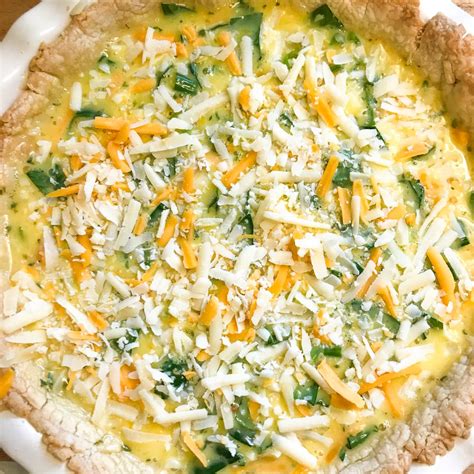 cheesy-spinach-quiche-12-tomatoes image
