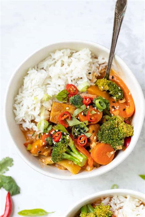 tofu-red-curry-recipe-with-vegetables-simply-quinoa image