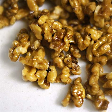 maple-candied-walnuts-detoxinista image