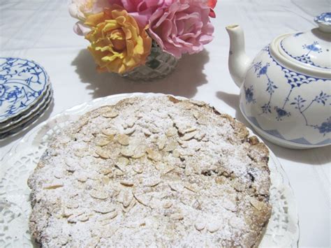 apple-and-blueberry-cake-recipe-vanillaqueen image