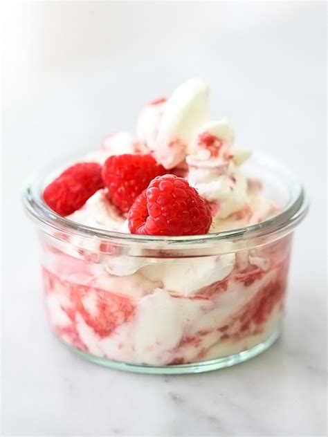 raspberry-fool-quick-raspberries-and-cream image