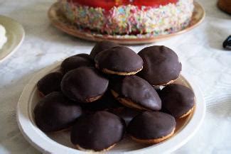 swedish-chocolate-biskvi-homemade image