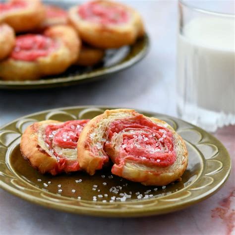 puff-pastry-recipe-raspberry-pinwheels-24bite image