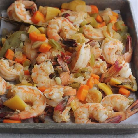 boiled-shrimp-with-three-sauces image