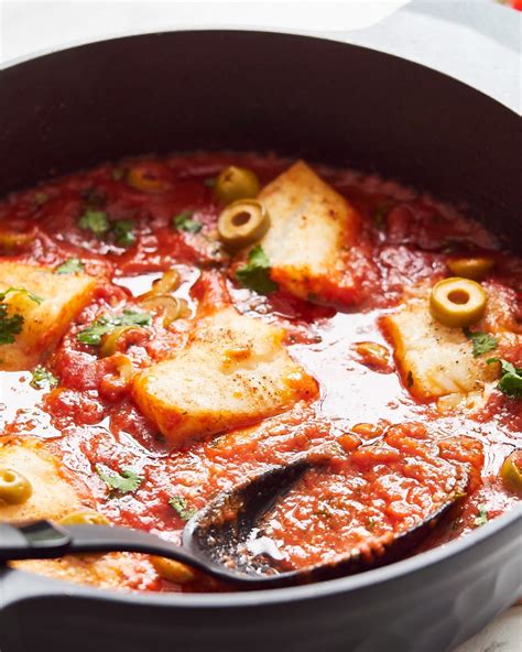 baked-cod-in-tomato-sauce-recipe-delice image