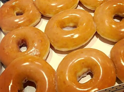 copycat-krispy-kreme-recipe-for-national-doughnut-day image