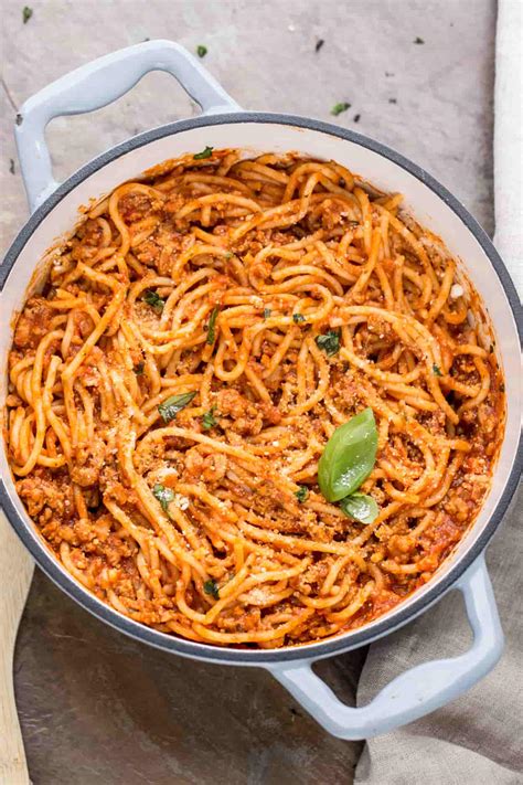 easy-meaty-spaghetti-recipe-bolognese-valentinas image