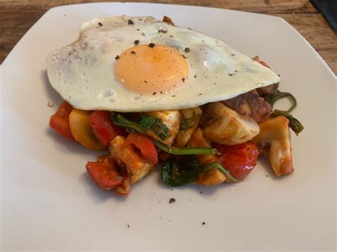 halloumi-and-smoky-bacon-hash-flatten-your-curves image