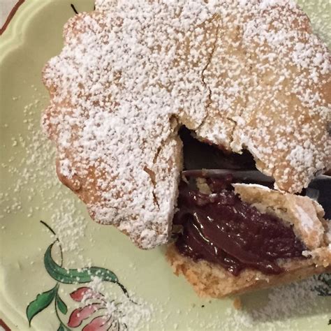 best-pasticiotti-recipe-how-to-make-pudding-filled image