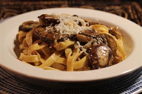 creamy-mushroom-sherry-pasta-thekittchen-a-food image