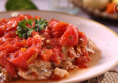 vietnamese-chicken-meatballs-in-spicy-tomato-sauce image
