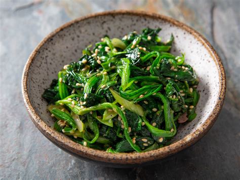 sigeumchi-namul-korean-marinated-spinach-banchan image